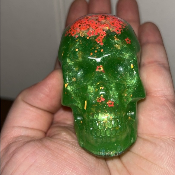 Shiny Smooth Unique Green Handmade Resin Skull Figurine Tabletop Decor - Picture 9 of 14
